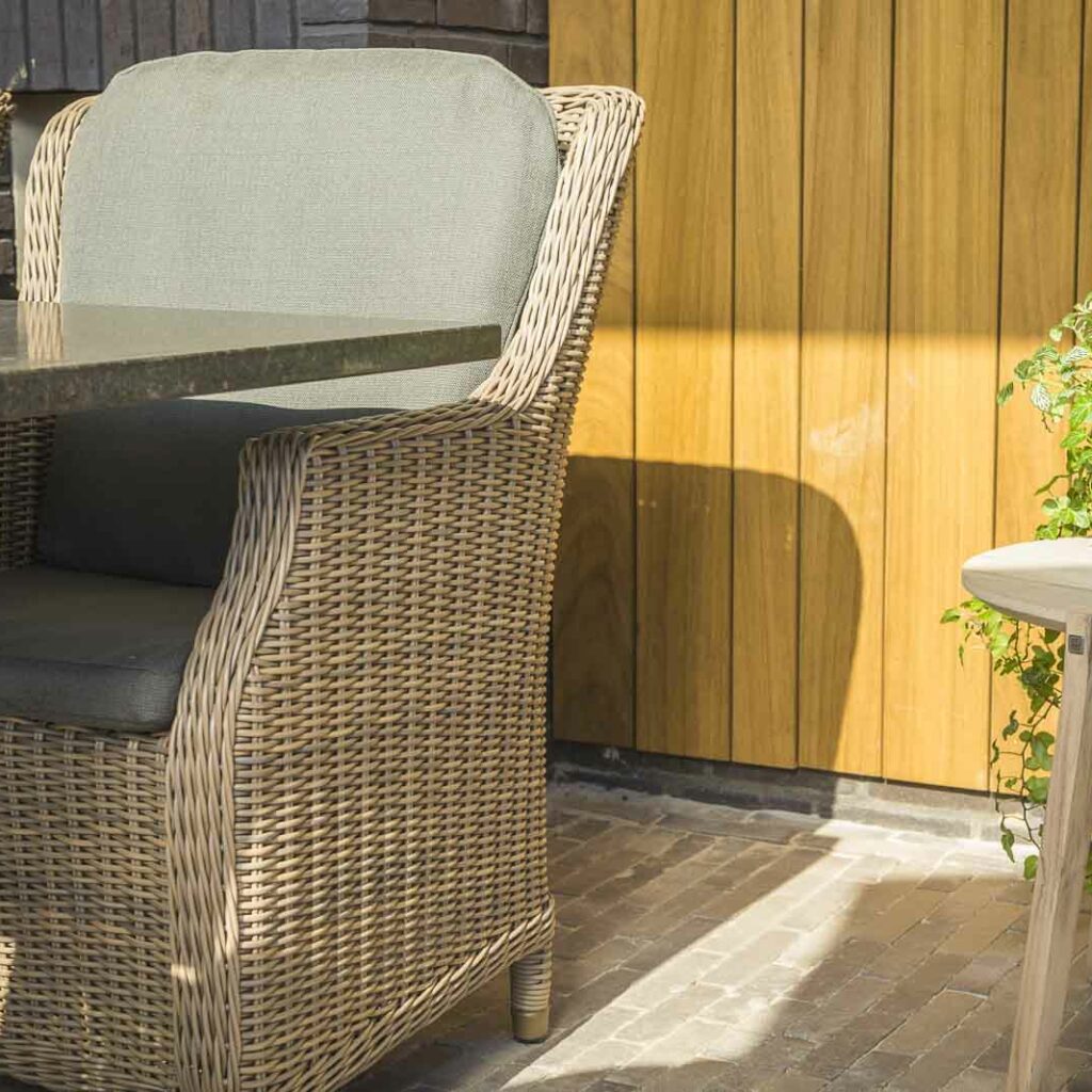 4 Seasons Outdoor Brighton GartenmöbelSet Pure mit VikingTisch * SALE