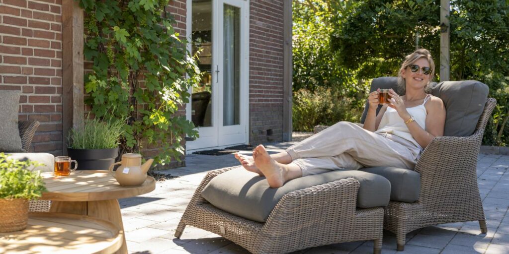 4 Seasons Outdoor Valentine Loungesessel mit Ottomane
