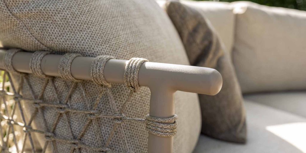 4 Seasons Outdoor Sardinia chaise loungebank latte detail