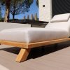 Flow Lumosa Daybed Graumel chalk mit Teakholzrahmen