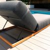 Flow Lio Daybed Sooty mit Teakholzrahmen