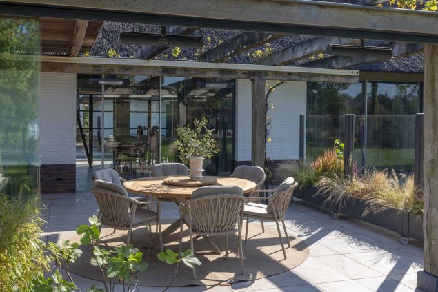 Taste by 4 Seasons Manitoba Gartenmöbel-Set latte mit Prado Gartentisch latte teak Platte Ø 160 cm * Sale *