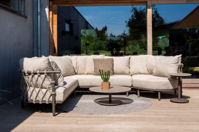 4 Seasons Outdoor Ezra Eck-Lounge-Sofa Terre mit mit Boas-Tischen