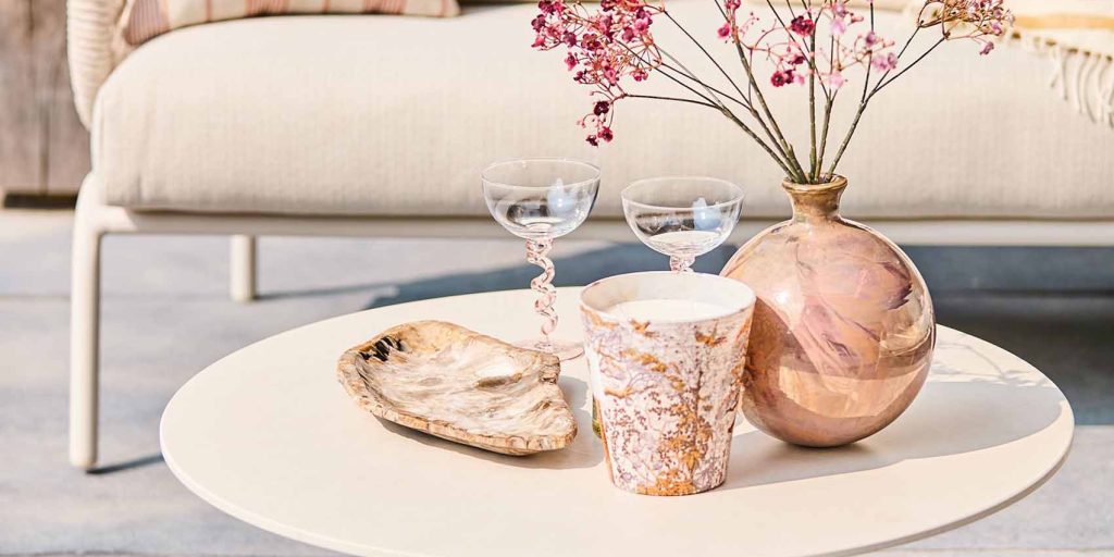 SUNS Tosca LoungeSet camel sand mit Nova Loungetisch - Detail