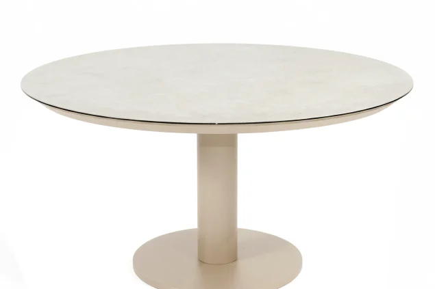 Taste by 4 Seasons Sarah Low dining Gartentisch Latte mit Bedruckte Keramik-Tischplatte Ø 130 cm