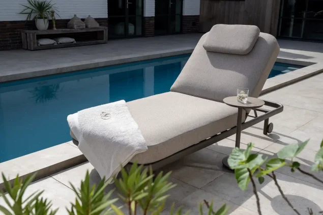 Taste by 4 Seasons Milano Liege Terre inklusive Kissen und Kopfstütze