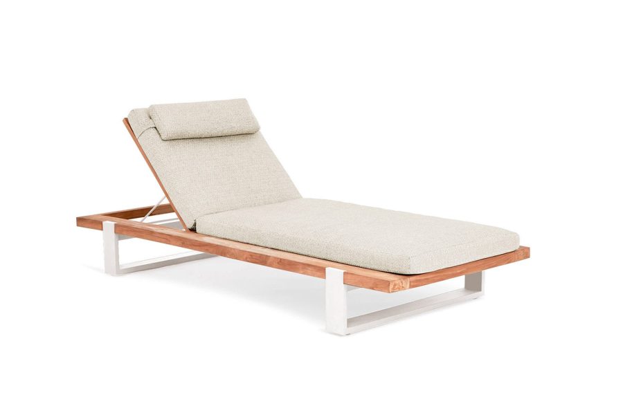 Suns Nardo Teakholzliege mit Camel sand Kissen