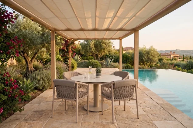 4 Seasons Outdoor Allora Gartenmöbel-Set Latte mit Sarah Tisch - Platte Ø 120 cm * SALE *